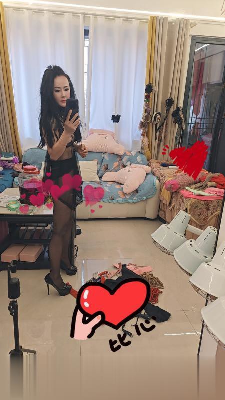 广东-广州风骚制服少妇sm-2.jpg